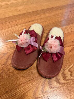 Wine Red Sherpa Lined House Slippers with Bow and Flower, Women's Fuzzy Slides
